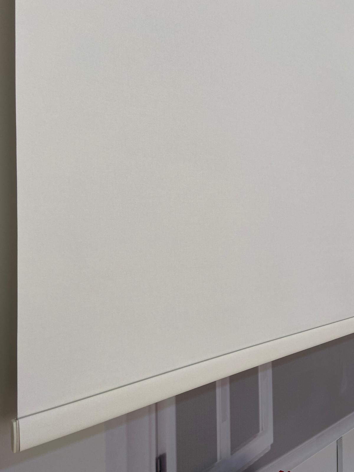 VP2501 Mat Kalın Stor Perde Krem