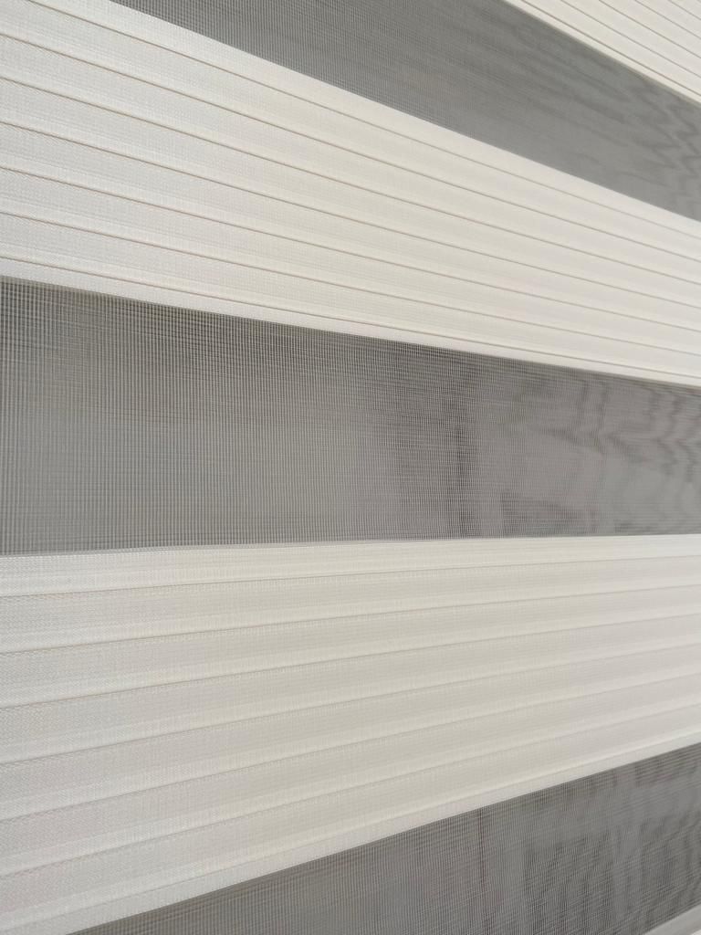 VP906 Geniş Pliseli Zebra Perde Ekru Etek Dilimli