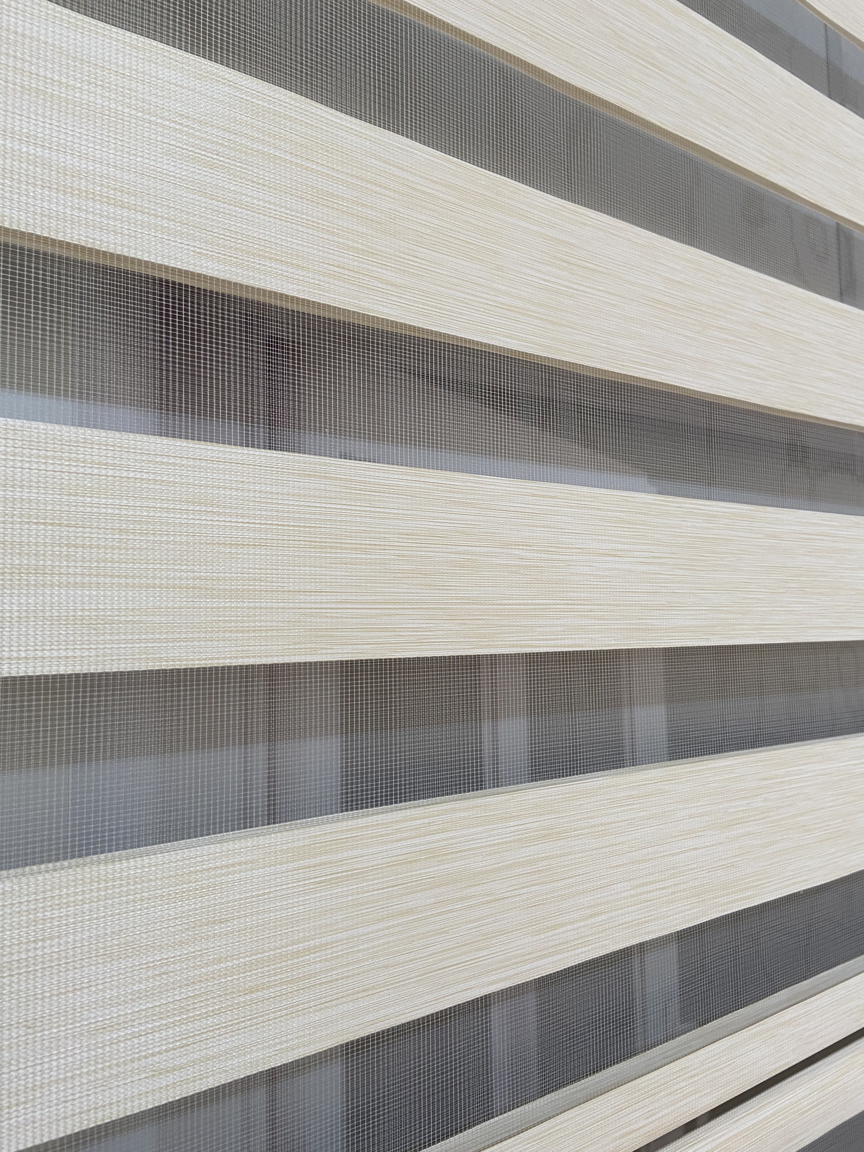 VP913 Bambu Düz Zebra Perde Krem Etek Dilimli