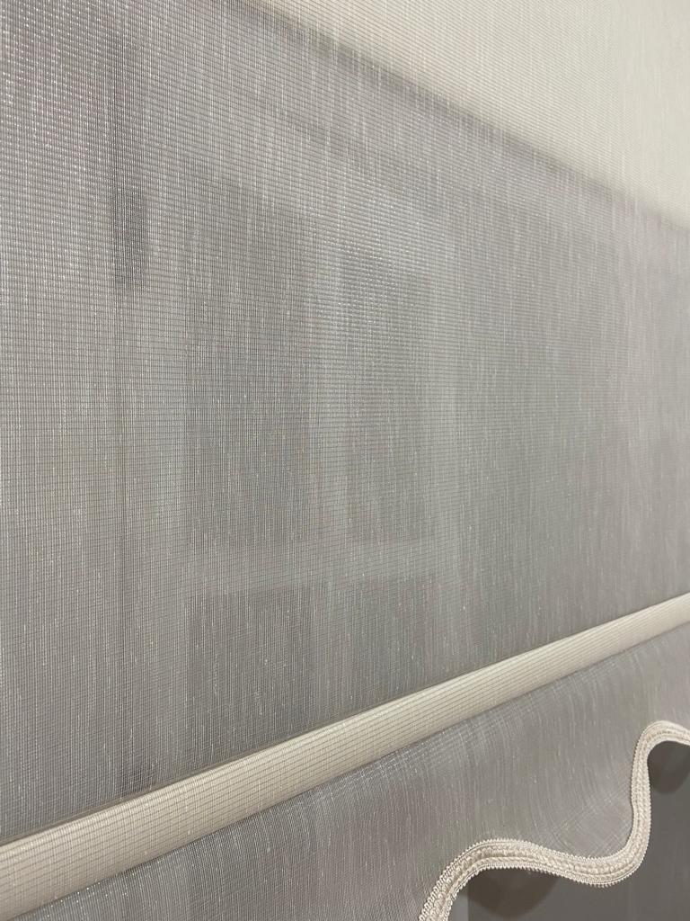 Vp1651 Pırıltı Desenli Çift Mekanizmalı Tül Ve Stor Perde Krem Etek Dilimli