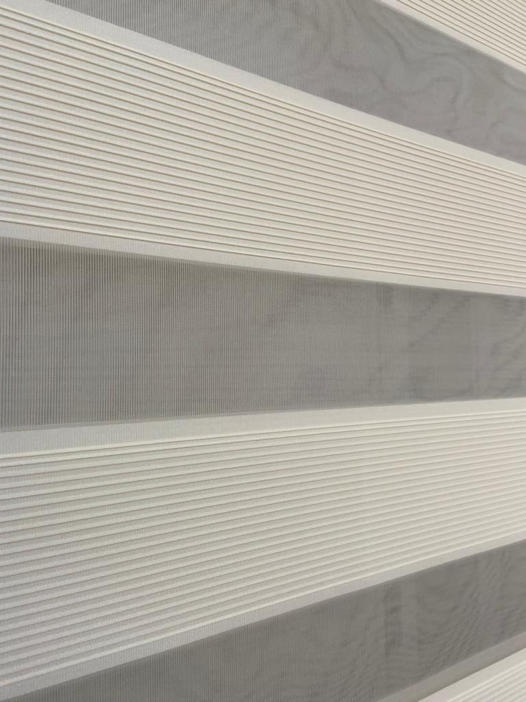 VP921 Mikro Pliseli Zebra Perde Krem Etek Dilimli